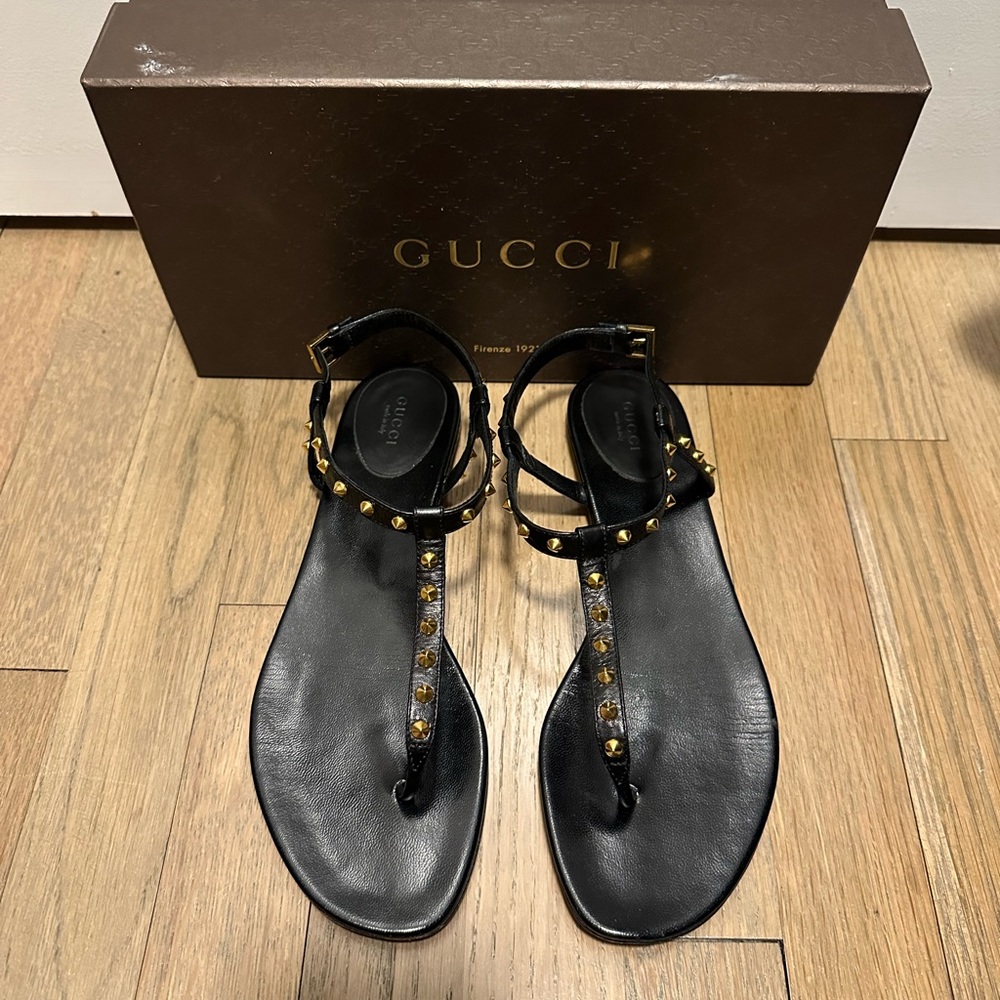 Gucci Size 10 Black Studded T Strap Sandal - Picture 2 of 5
